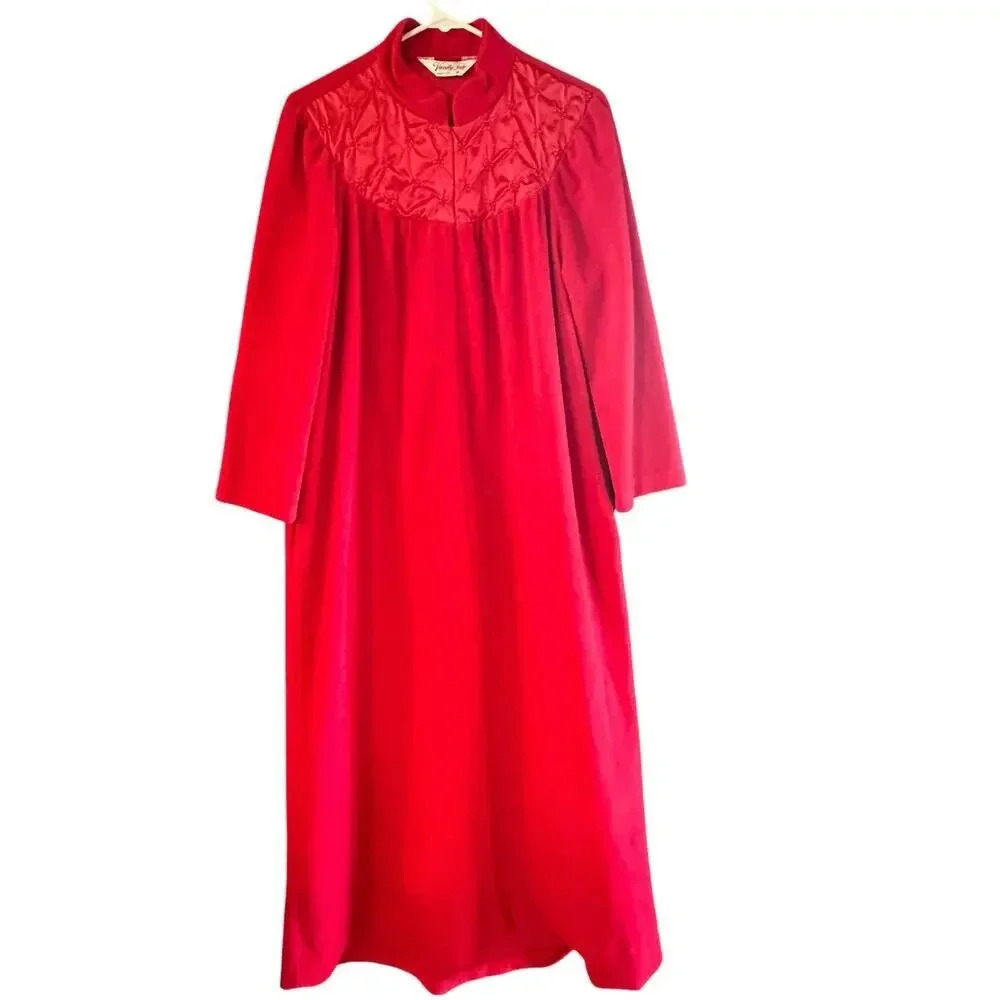 Vintage Vanity Fair Red Quilted housecoat Robe Size M